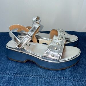 Girl’s Silver Platform Sandals Art Class Pearl & Silver Studs Size 13
